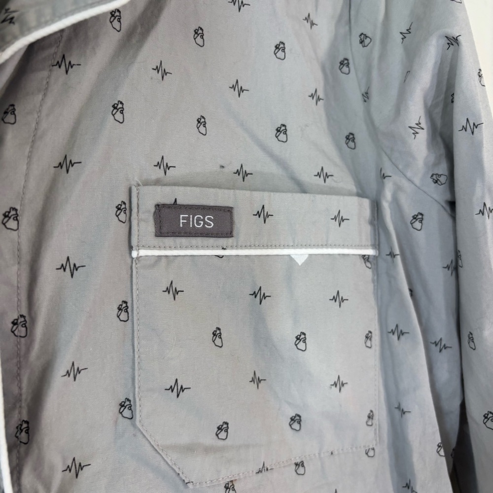 Figs Dream Big Pajama Button Front Top Women XS Front Pocket - Picture 3 of 8